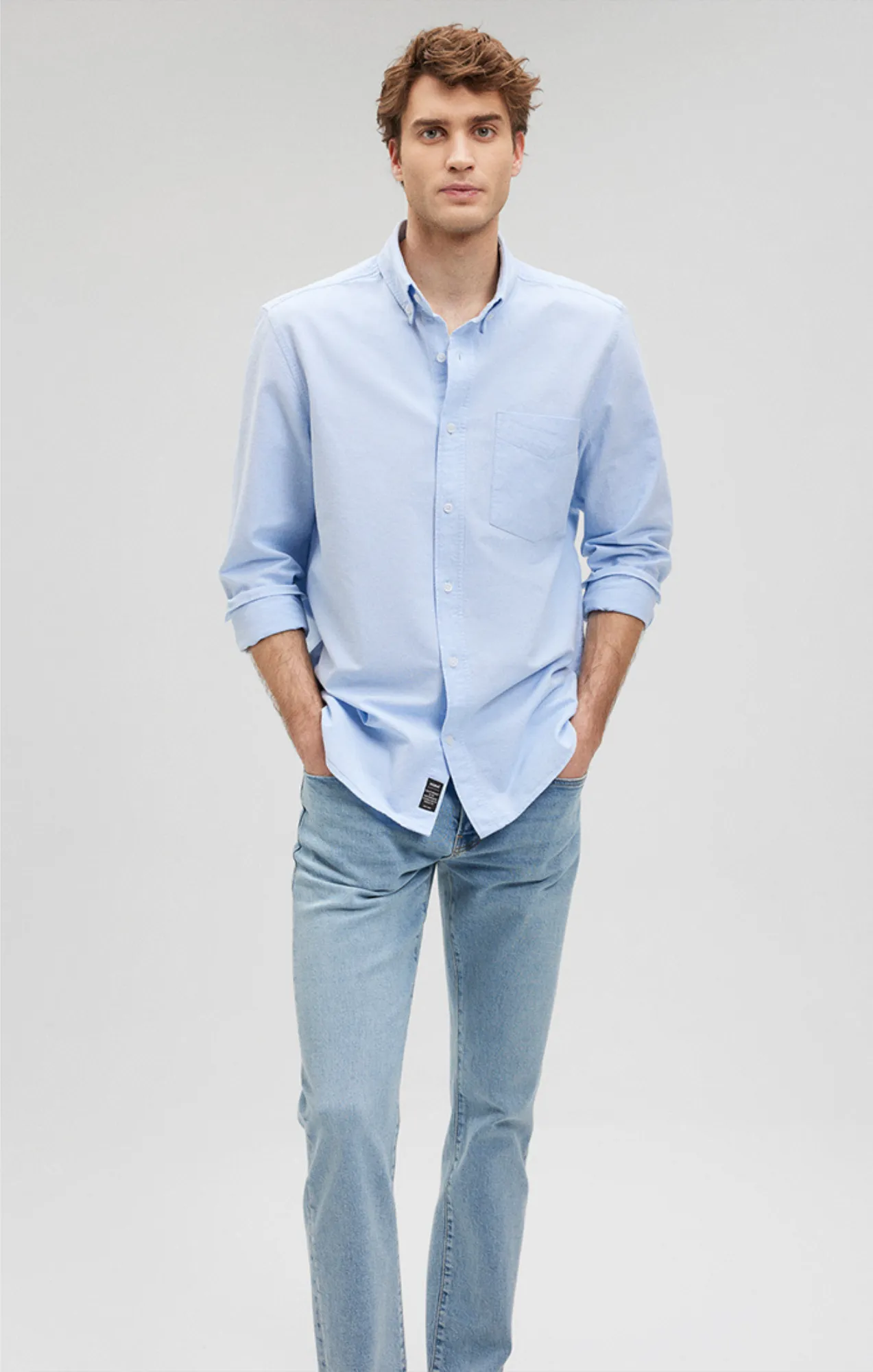 BUTTON-DOWN LONG SLEEVE SHIRT IN POWDER BLUE