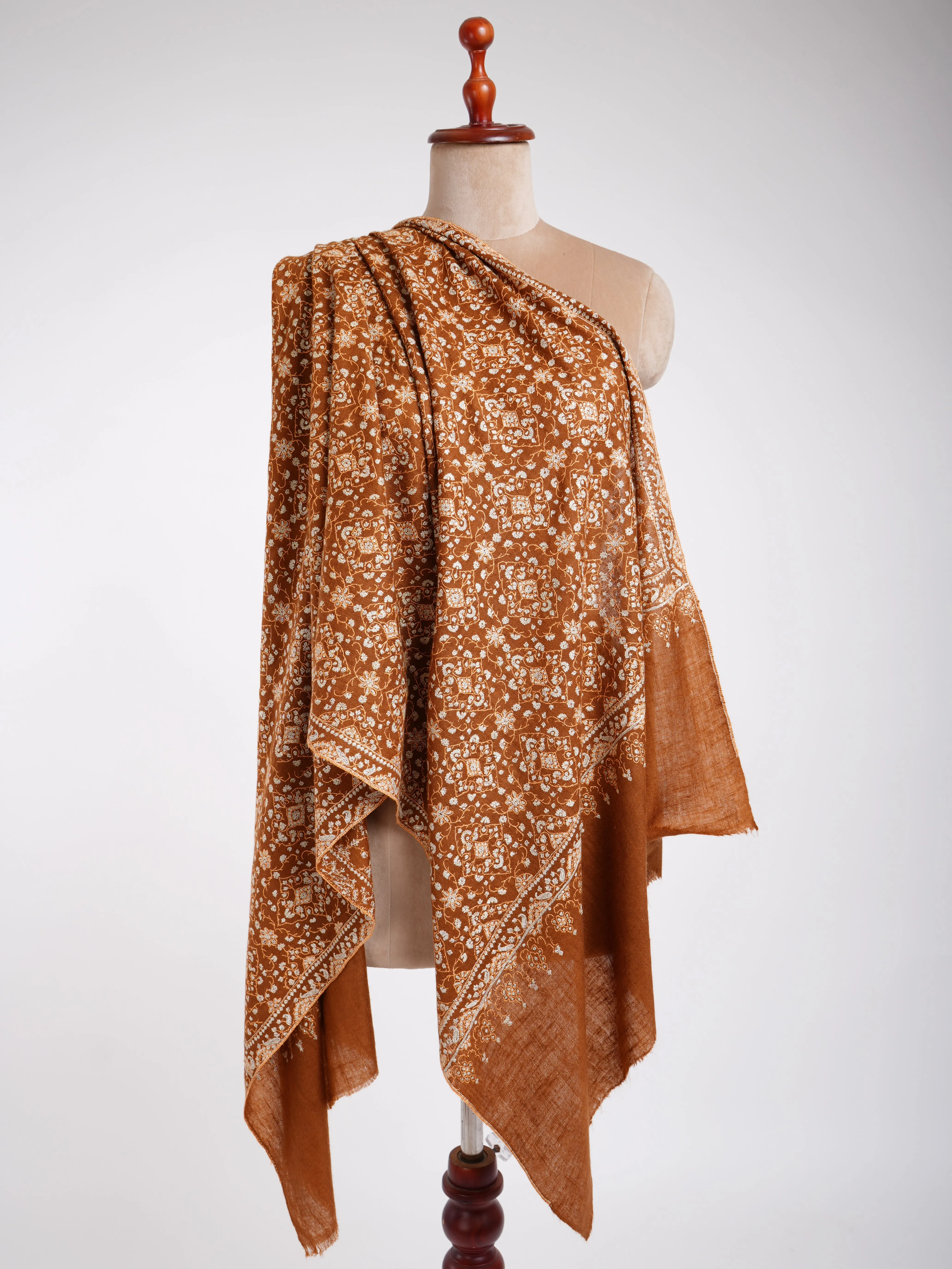 Embroidered Handmade Sozni Jamavar Cashmere Stole
