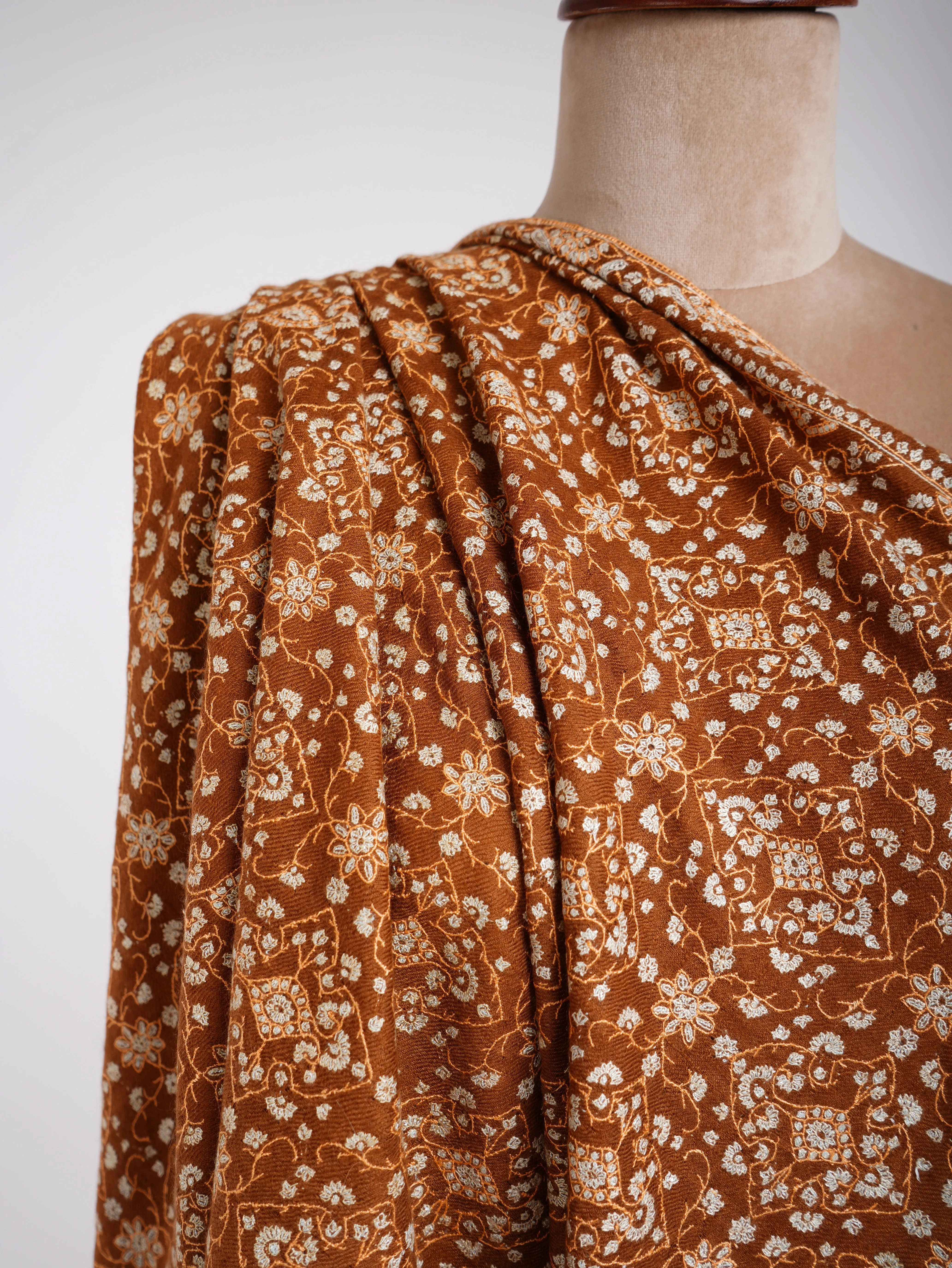 Embroidered Handmade Sozni Jamavar Cashmere Stole