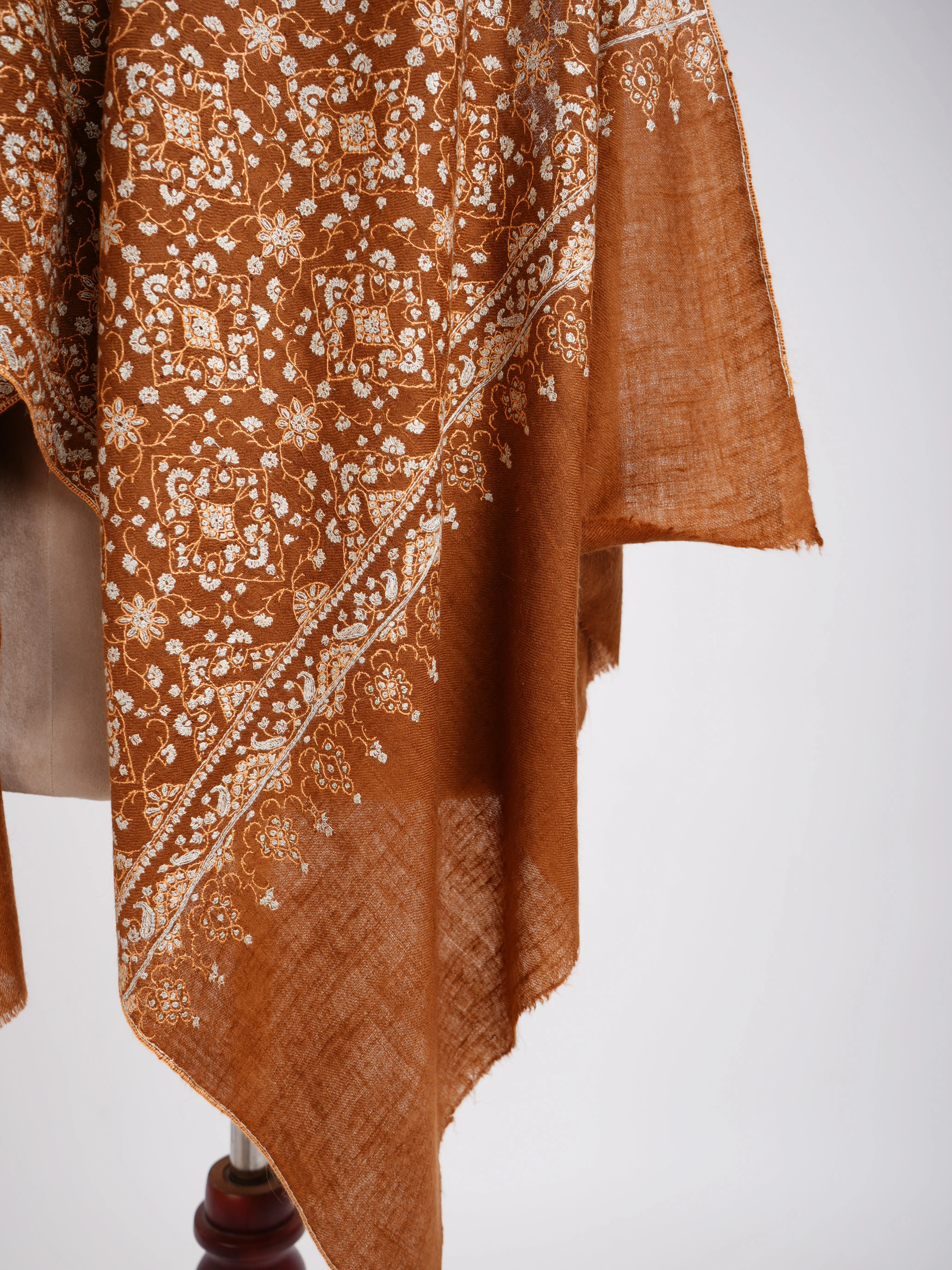 Embroidered Handmade Sozni Jamavar Cashmere Stole