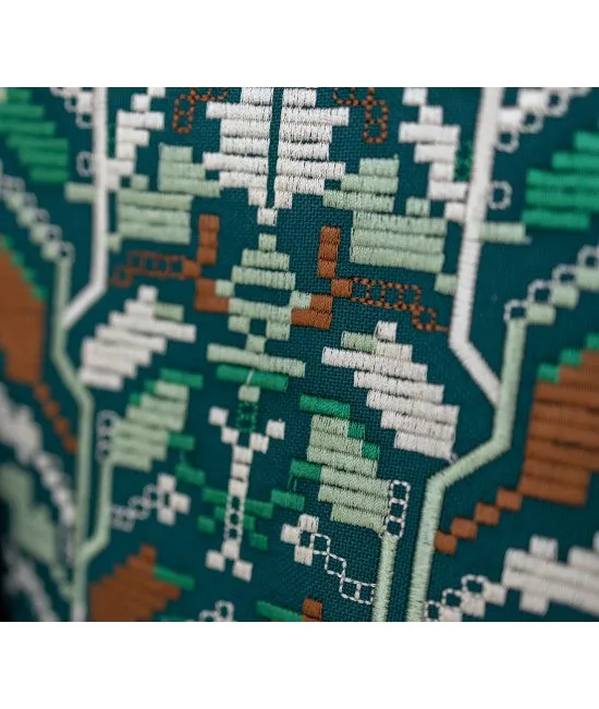 Men's embroidered shirt with oak embroidery